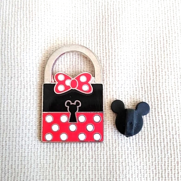DISNEY LIMITED RELEASE MINNIE LOCK PIN - Picture 2 of 5